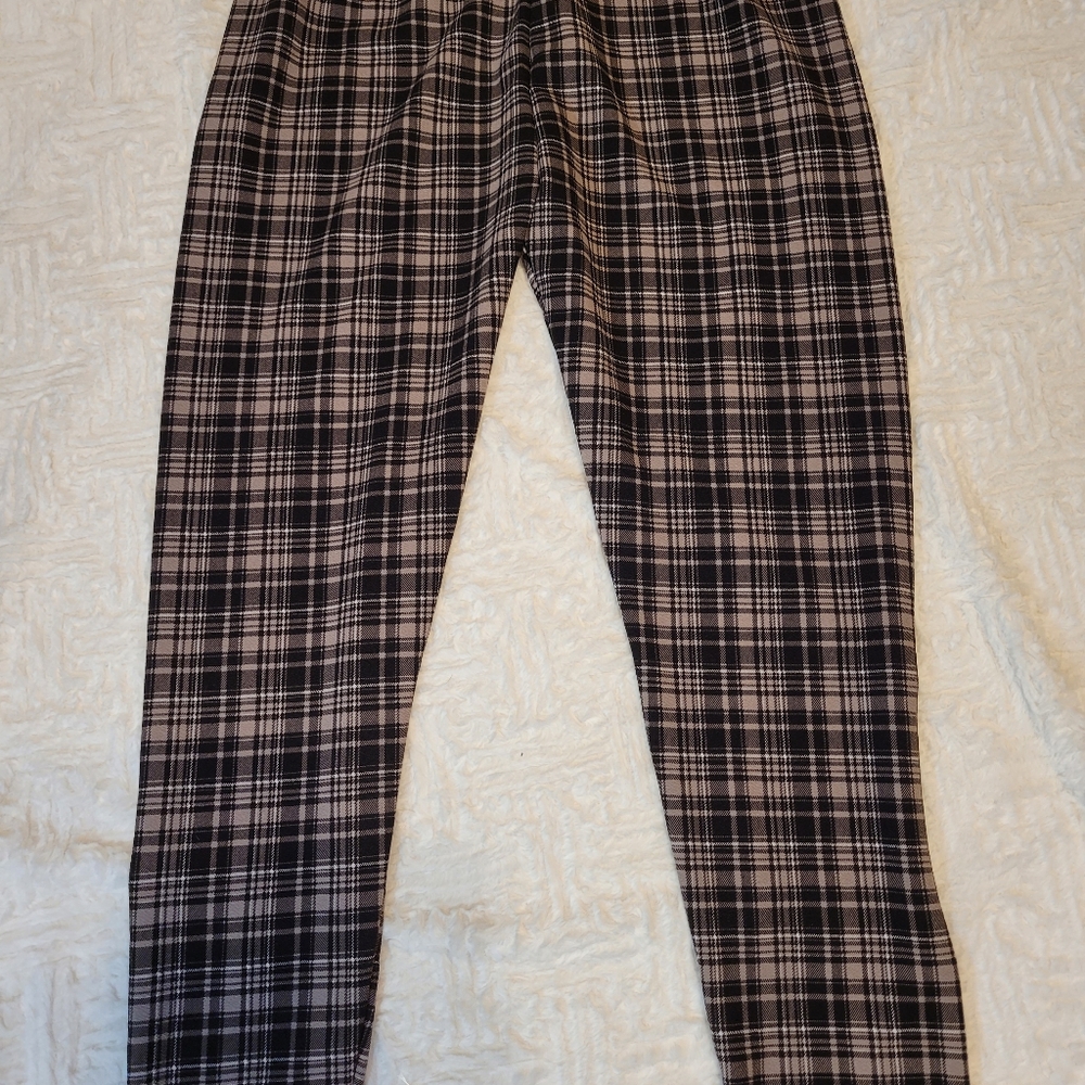 Women's Pink And Bkack Plaud Leggings